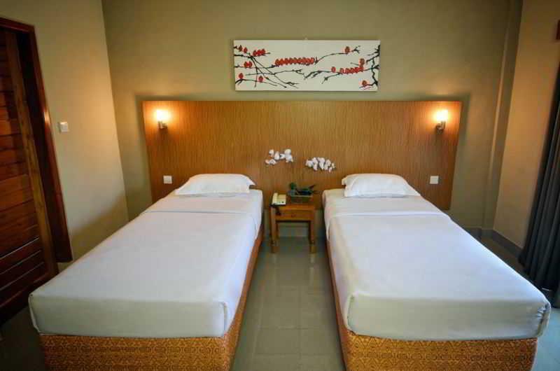 Rosani Hotel Kuta Lombok Exterior foto
