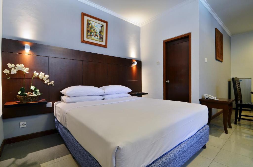 Rosani Hotel Kuta Lombok Exterior foto