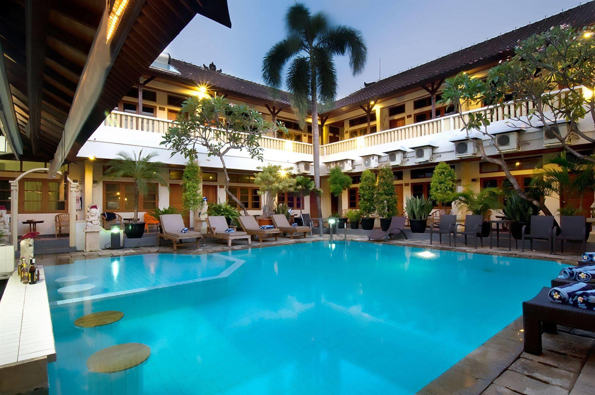Rosani Hotel Kuta Lombok Exterior foto