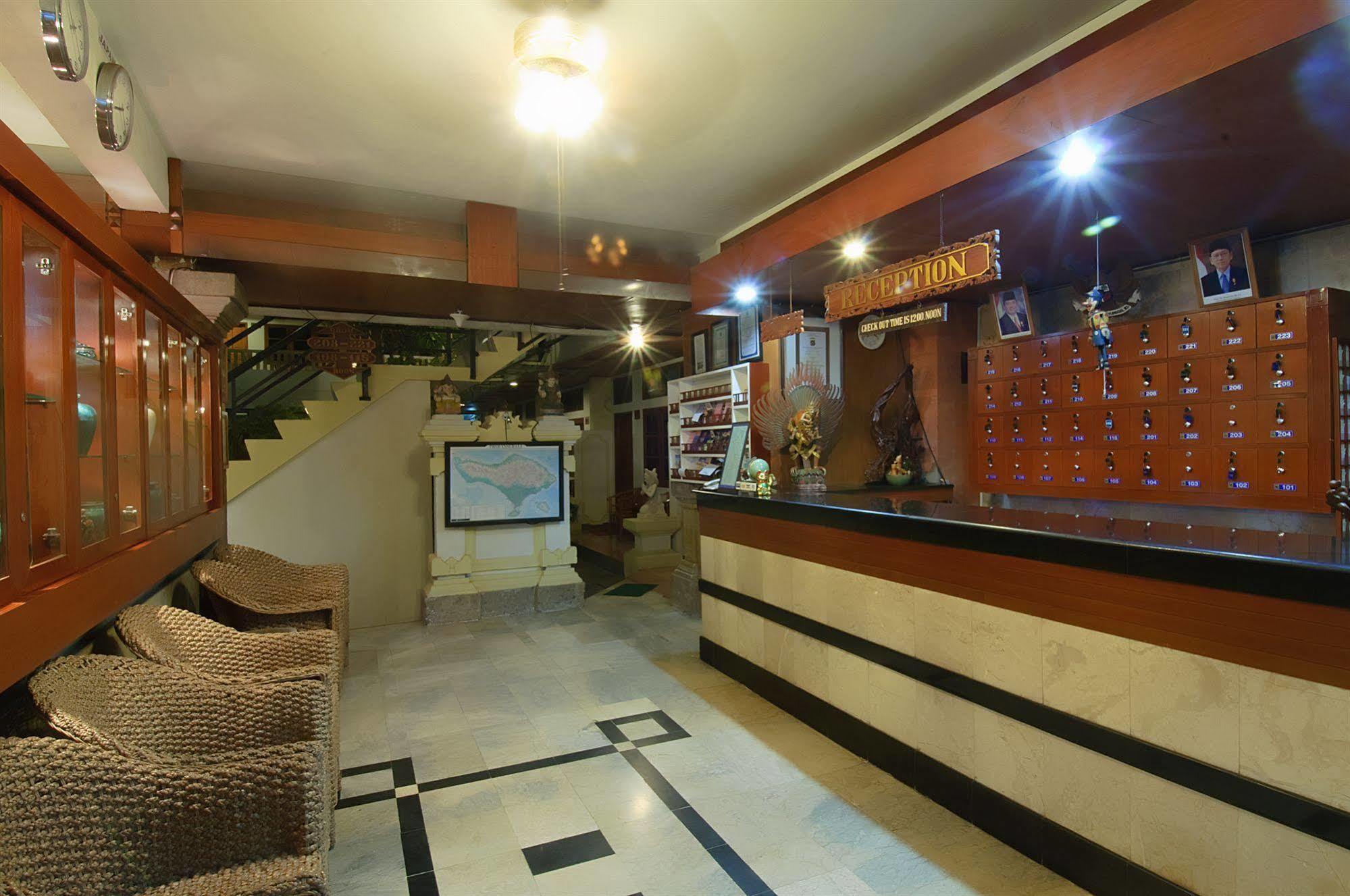 Rosani Hotel Kuta Lombok Exterior foto