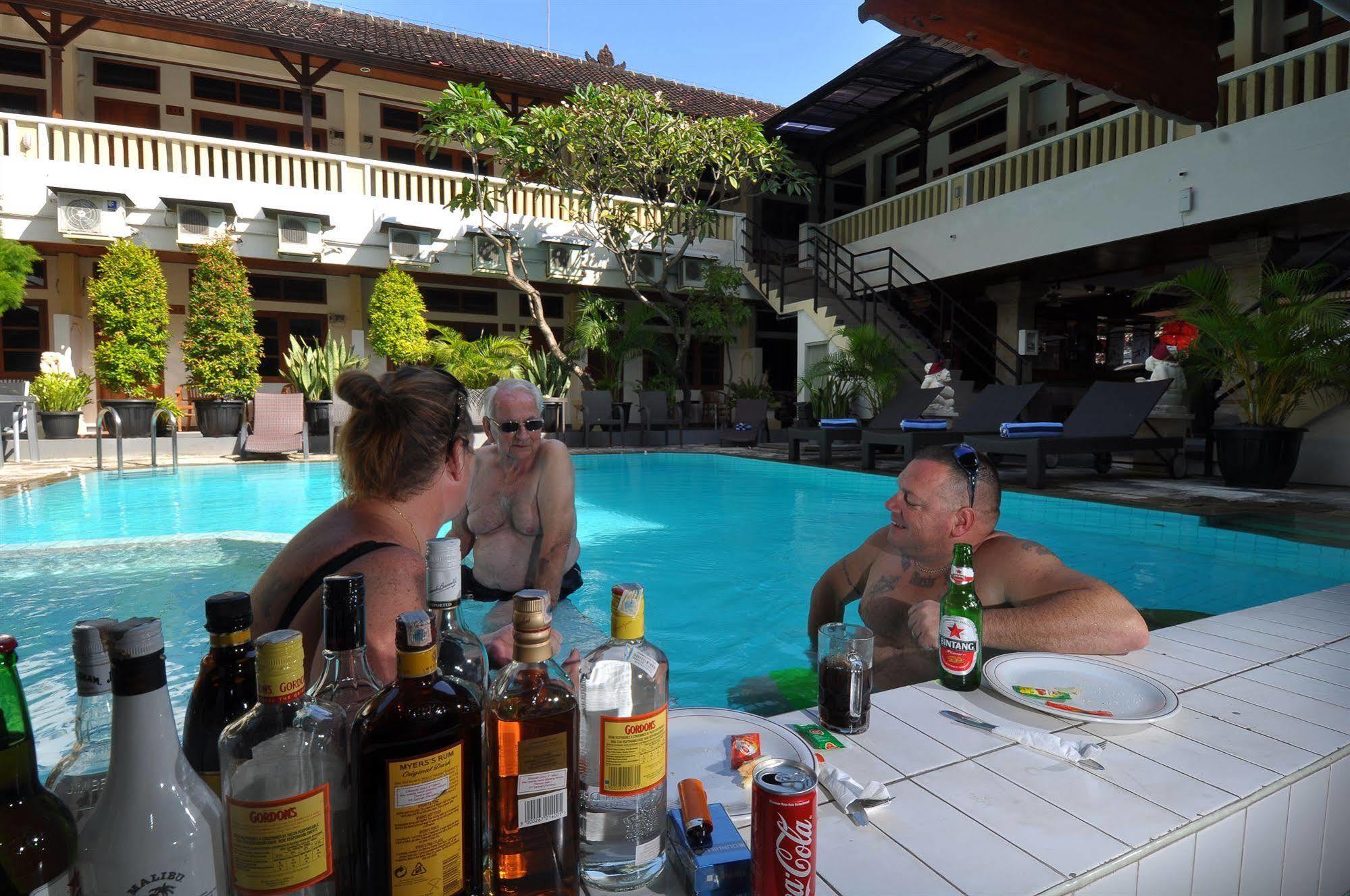Rosani Hotel Kuta Lombok Exterior foto
